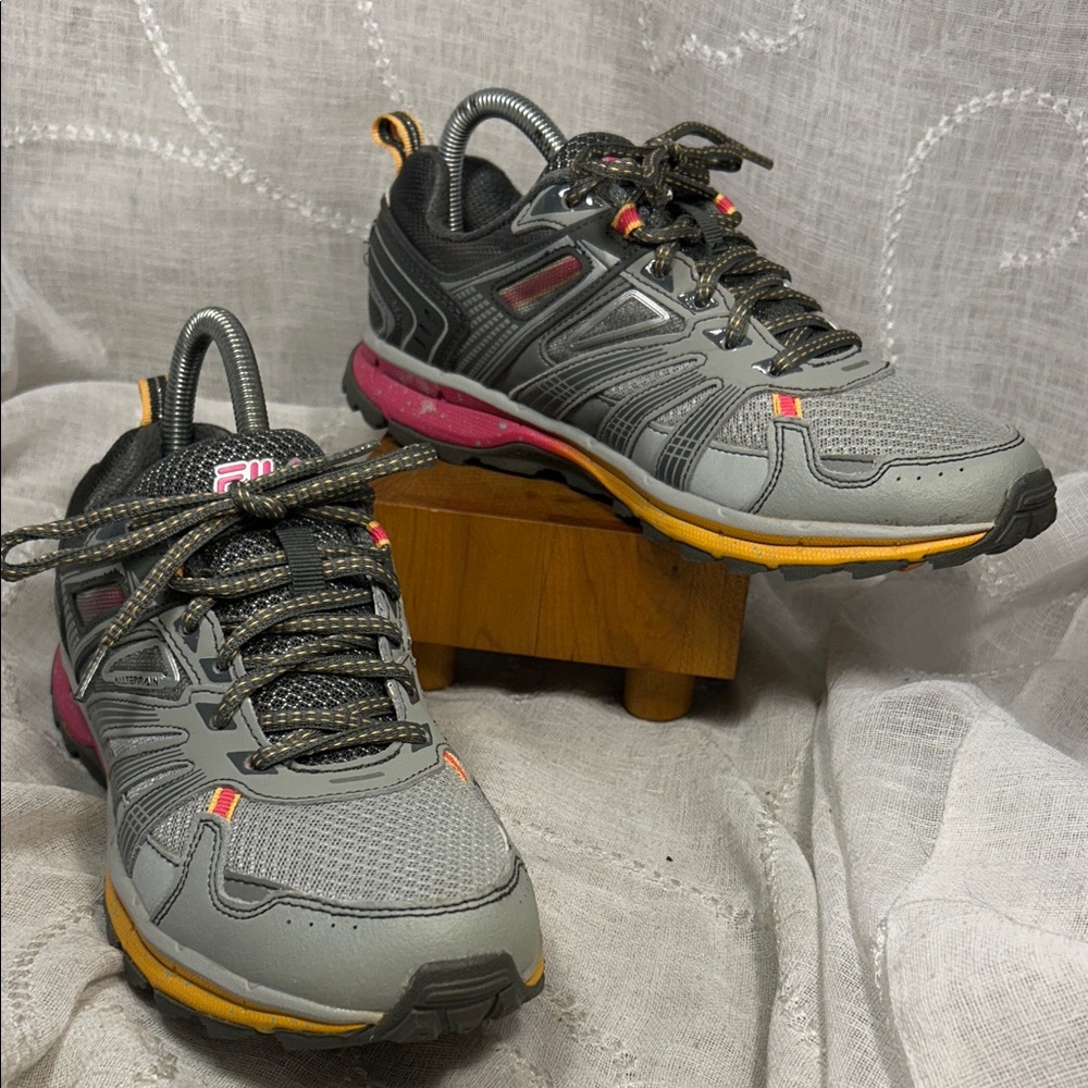 Fila technical sneaker training running shoes almost NEW JM00076-082